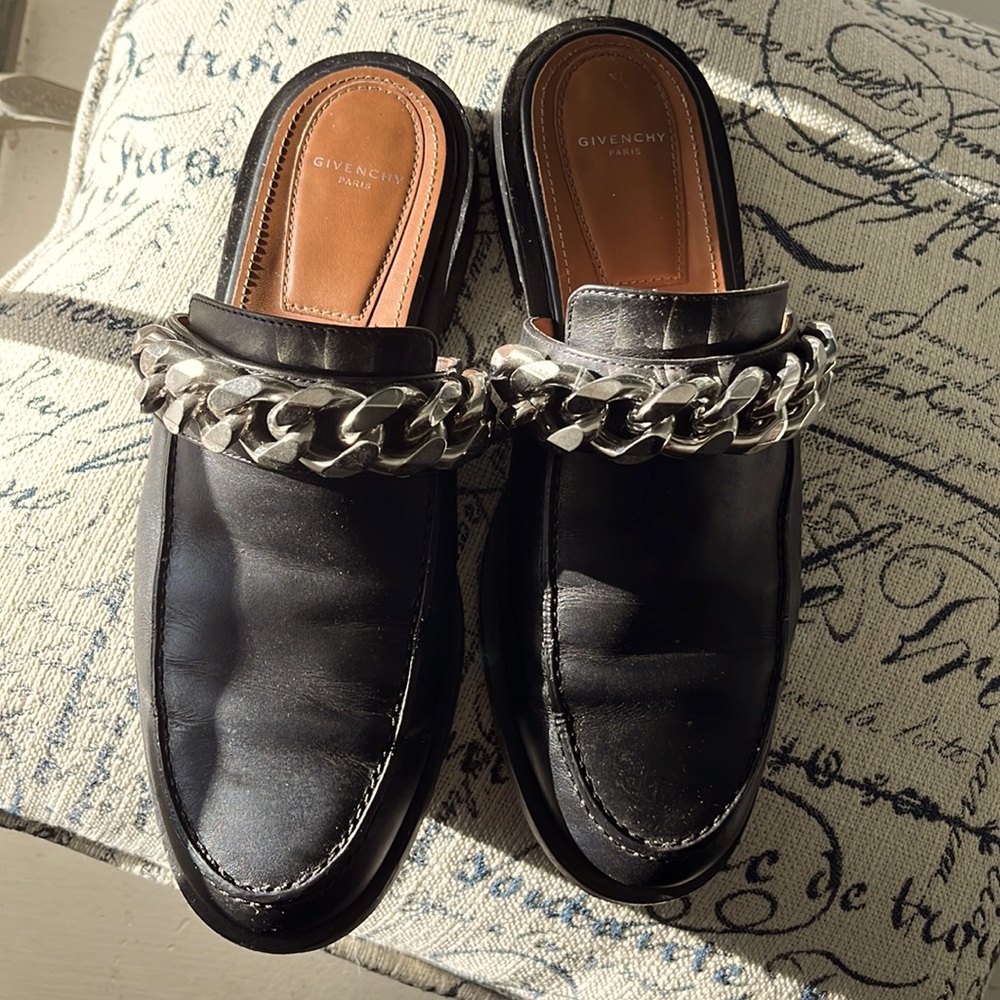 AUTHENTIC GIVENCHY black leather mules with chains